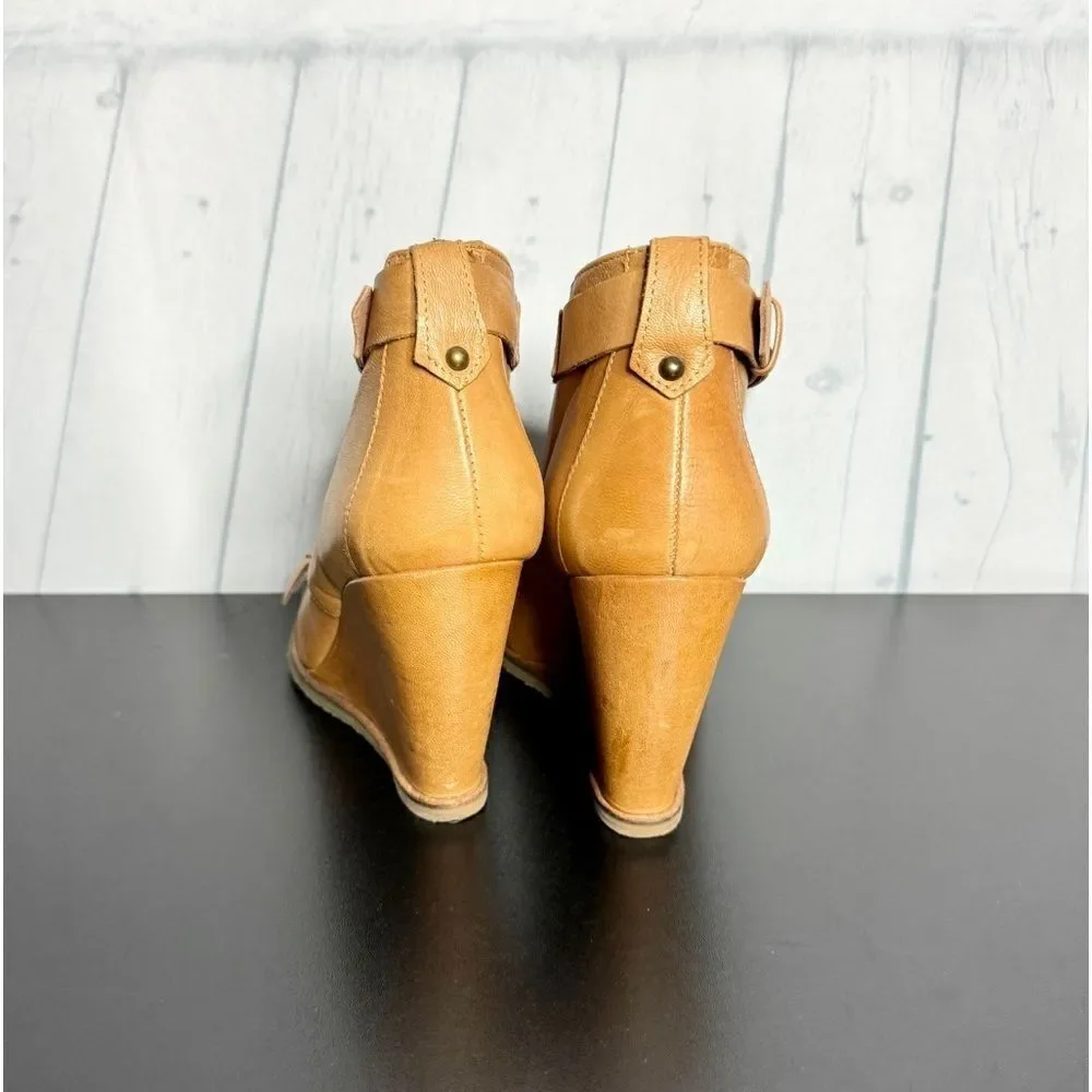 Lucky Penny Tan Leather Lace-Up Cutout Wedge Ankle Shooties Size 39 New Anthro